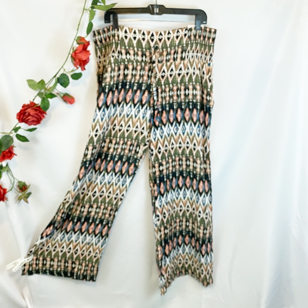 💋3/$20💋 NWT Peace & Pearls Soft Printed Ikat Boho Pants